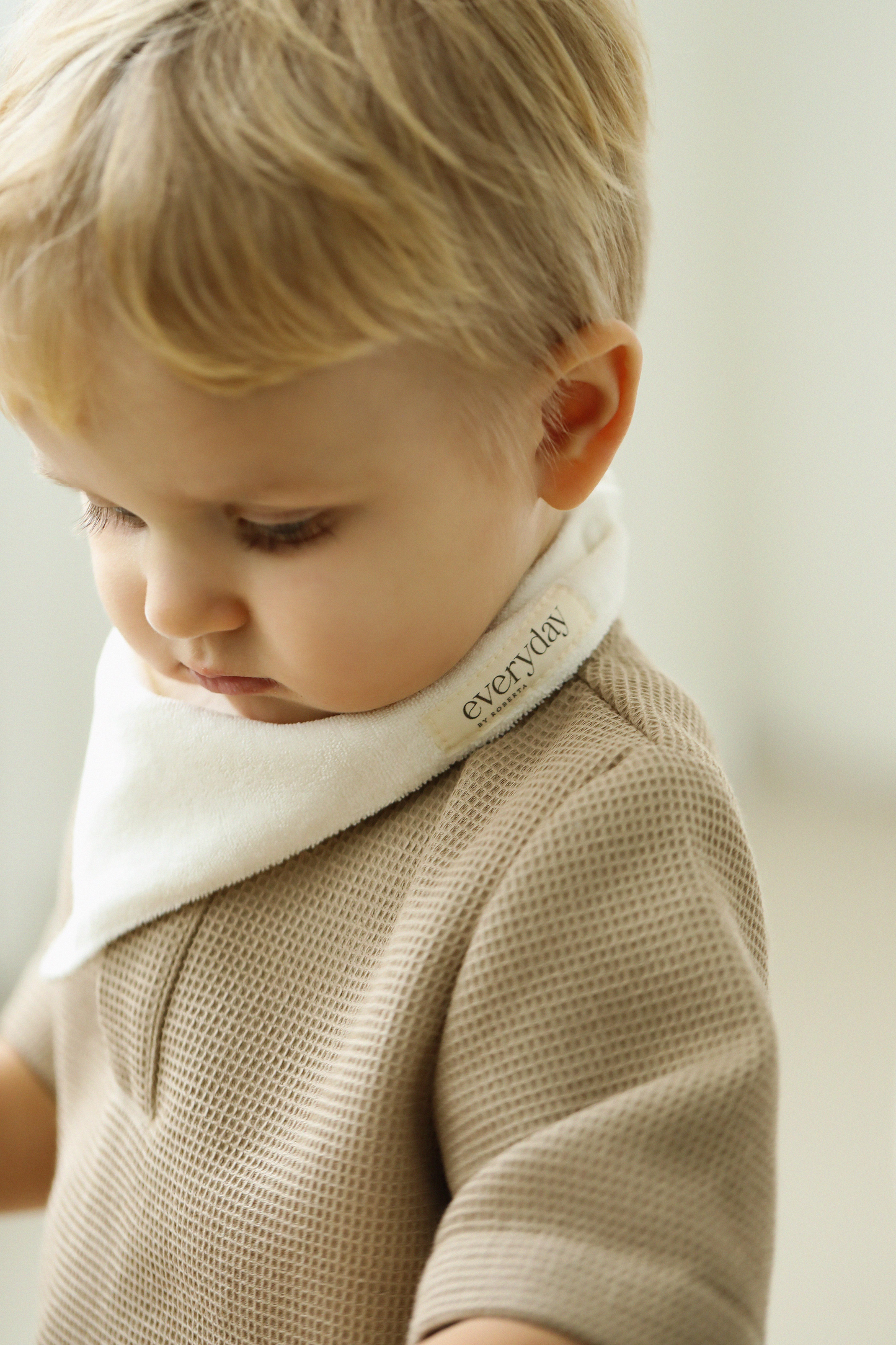 Everyday by Roberta baby bandana bib in white colour