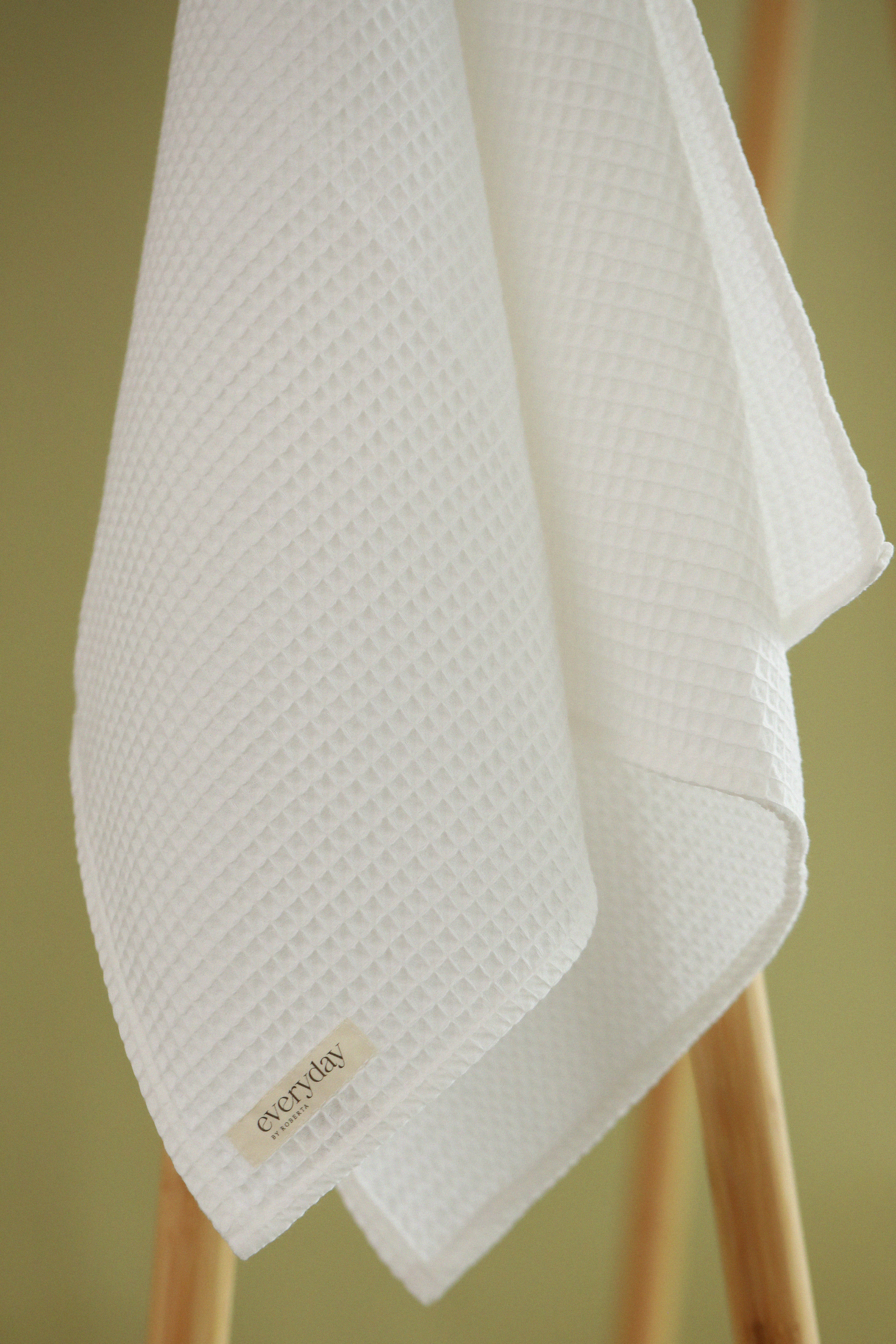 Everyday by Roberta waffle cotton hair towel in white colour