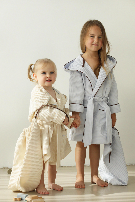 Everyday by Roberta waffle cotton bathrobe for children in neutral colours