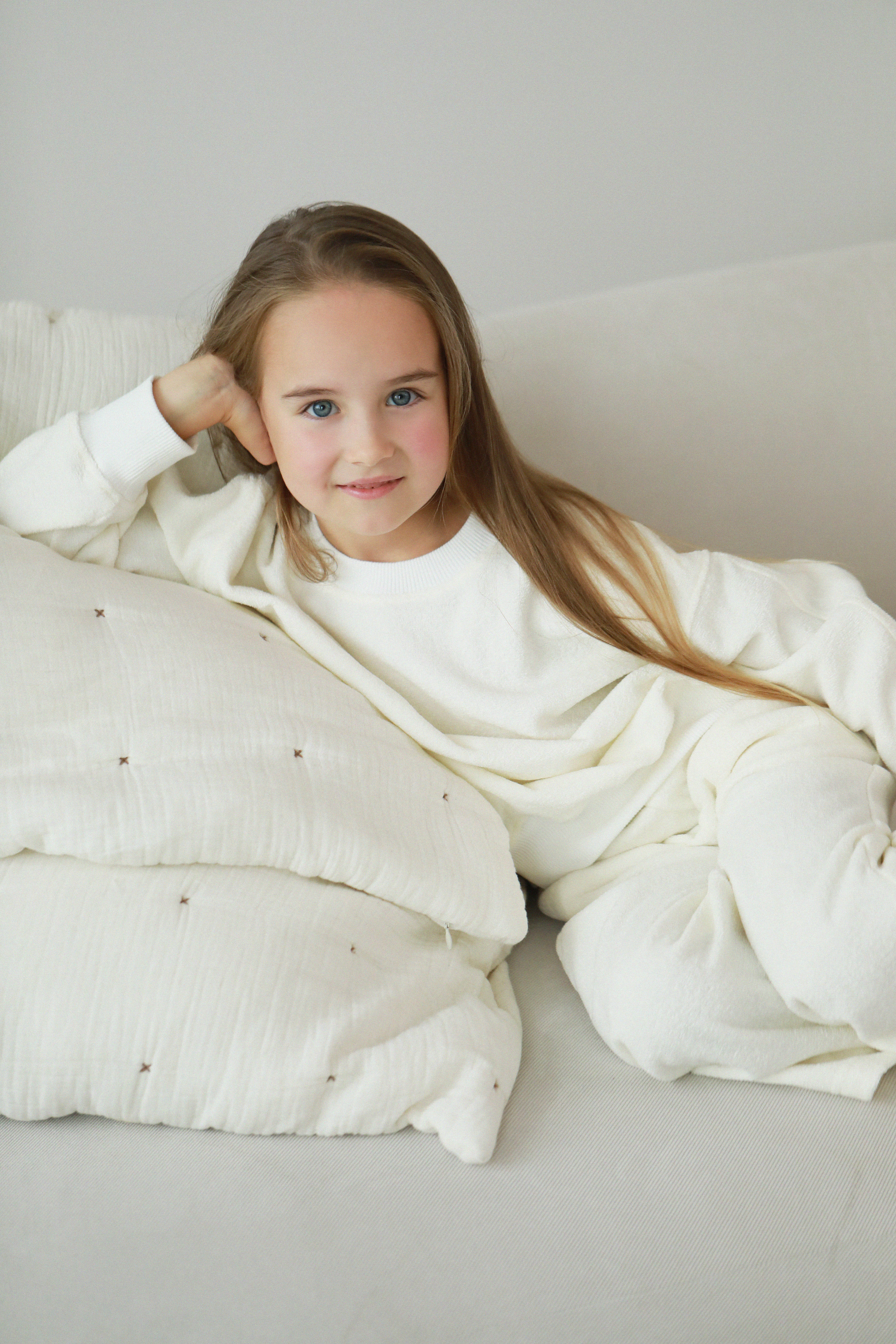 Everyday by Roberta kids comfy bamboo fabric leisure suit in white colour