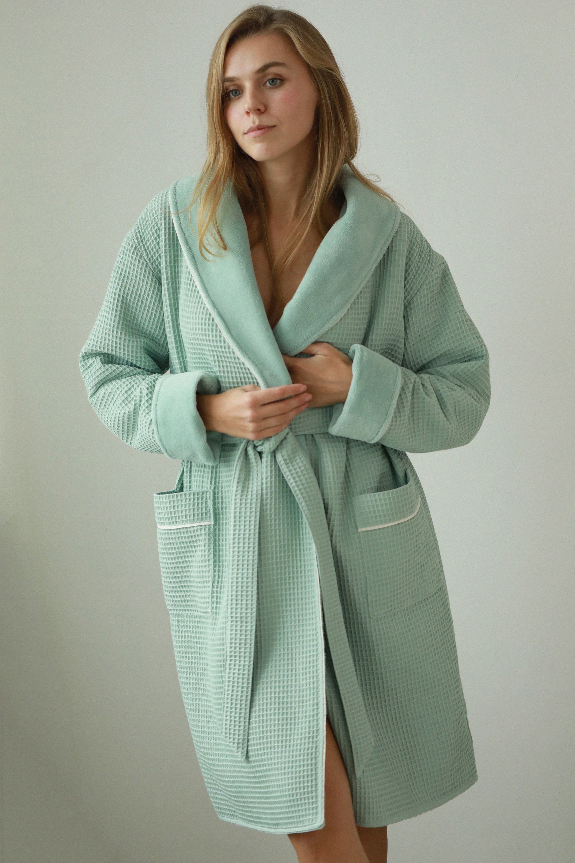 Everyday by Roberta women's cozy bathrobe in mint colour