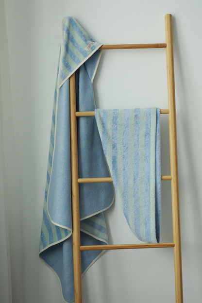 Striped hooded towel for babies