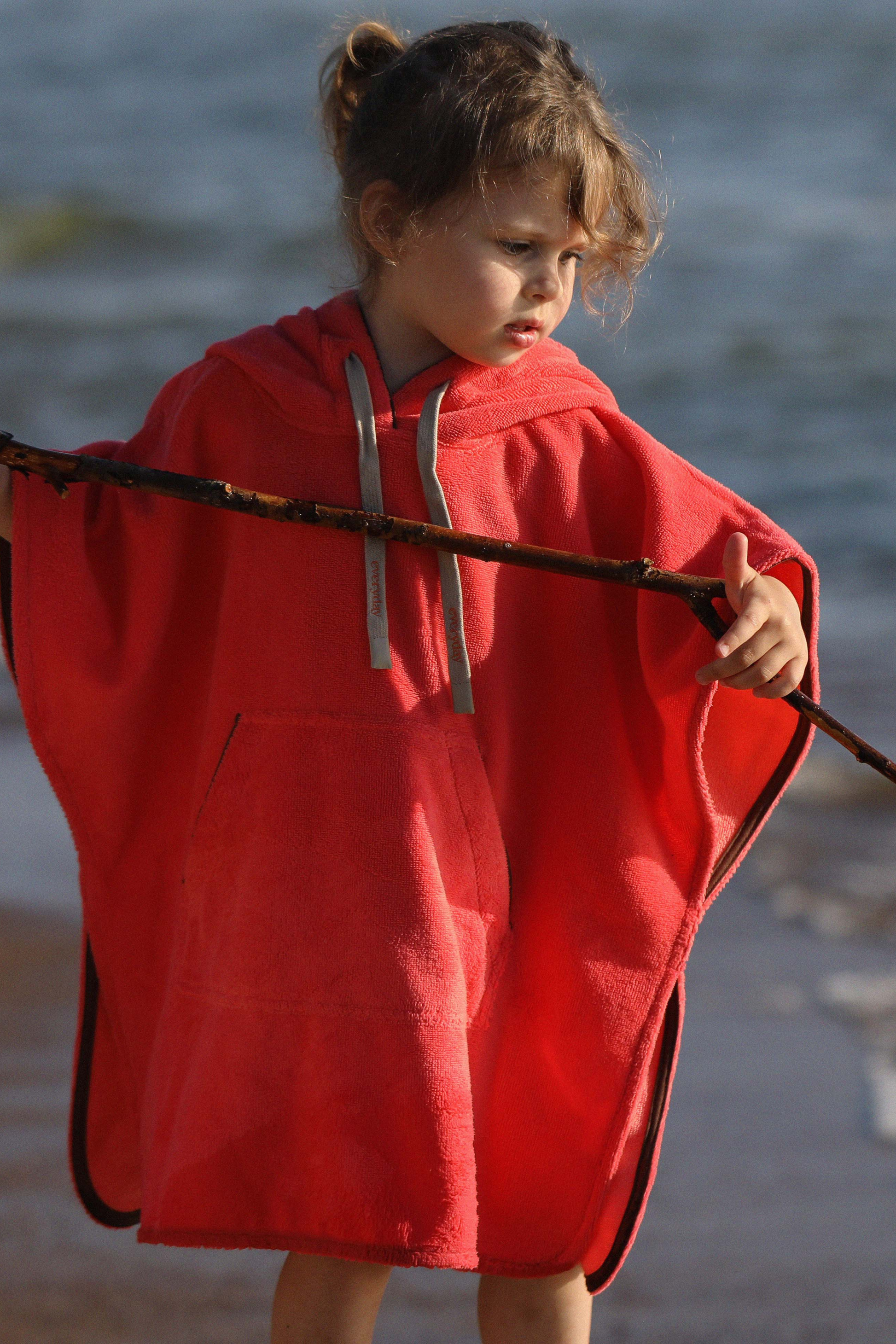 Everyday by Roberta kids poncho for the beach